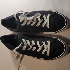 Torrid Women's Sneakers π